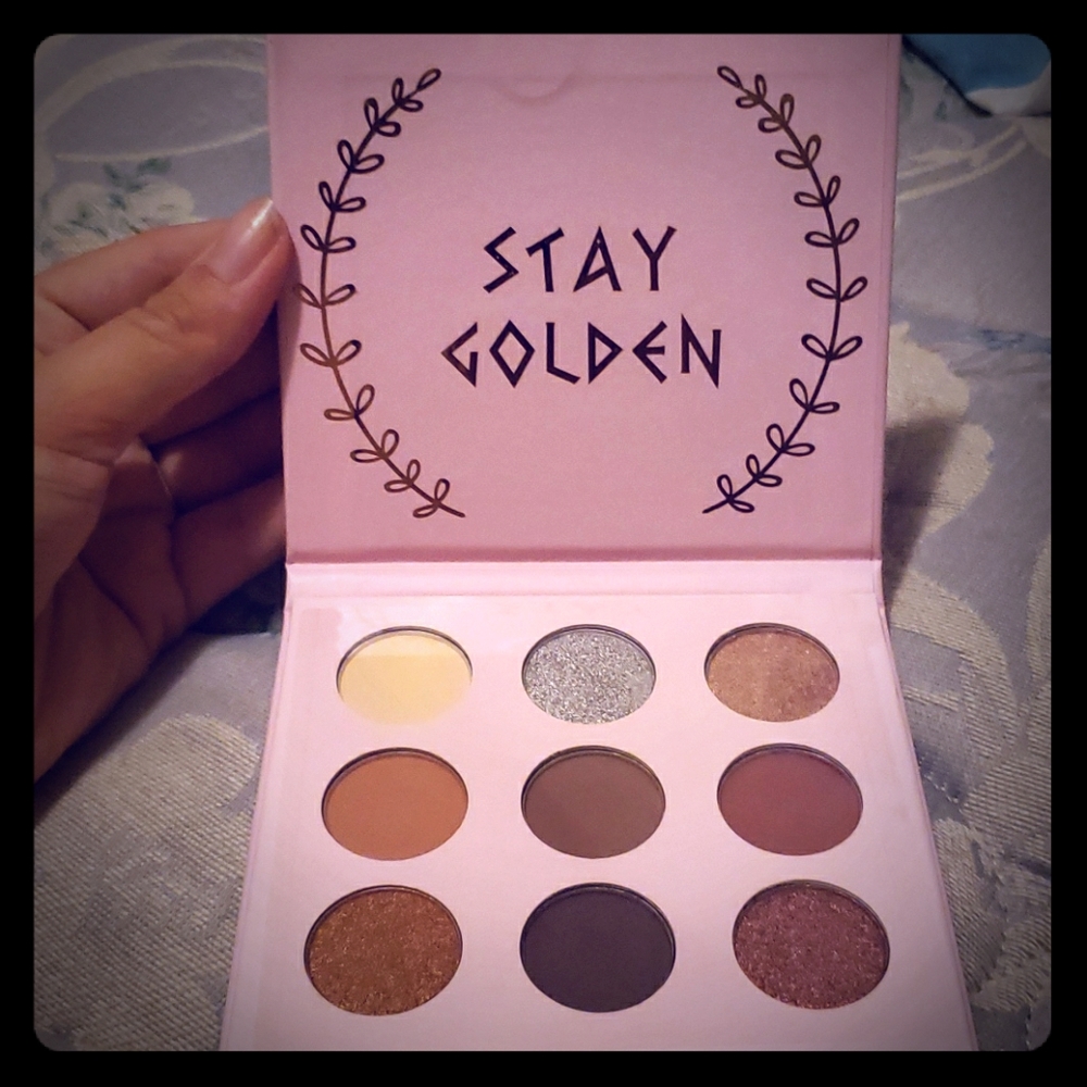 Golden Goddess pressed pigment pallete